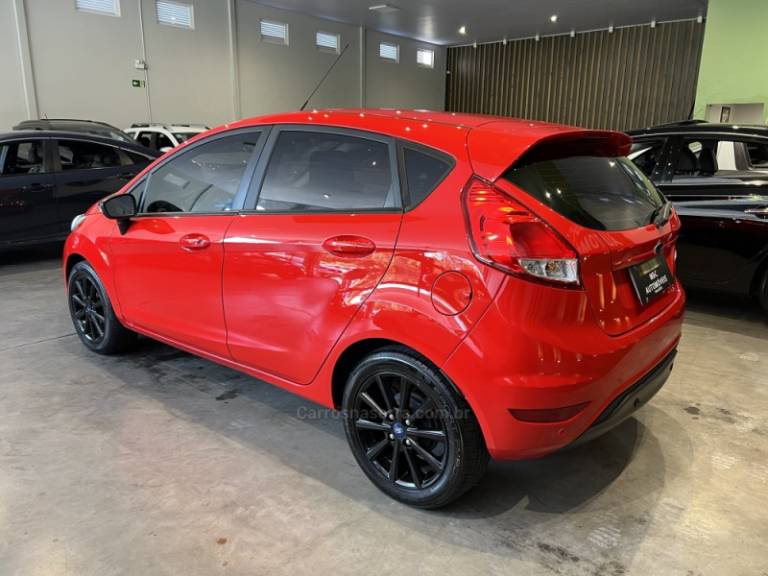 FORD - FIESTA - 2019/2019 - Vermelha - R$ 59.900,00
