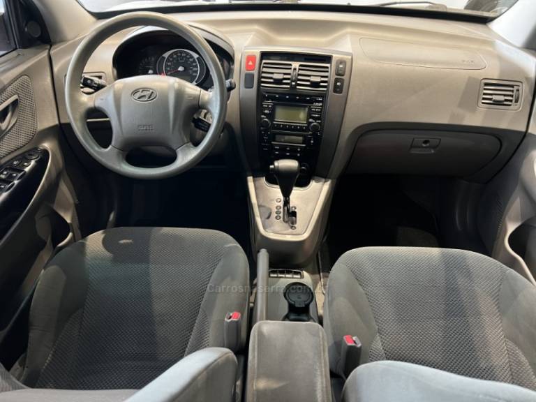 HYUNDAI - TUCSON - 2011/2012 - Prata - R$ 45.900,00