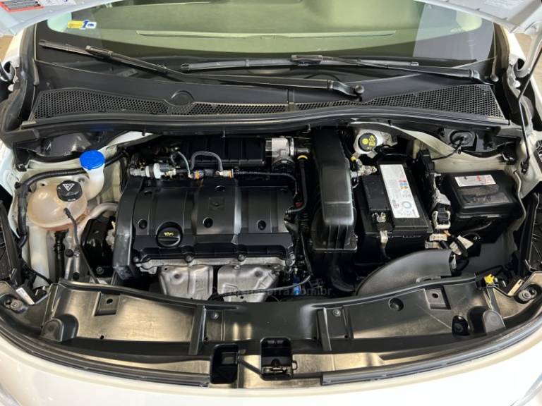 PEUGEOT - 2008 - 2022/2022 - Branca - R$ 71.900,00