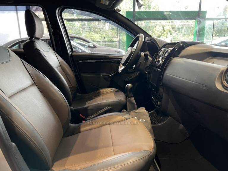RENAULT - DUSTER - 2017/2017 - Prata - R$ 63.900,00