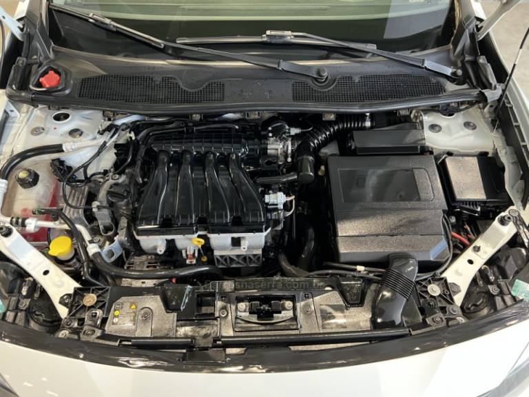 RENAULT - FLUENCE - 2014/2015 - Branca - R$ 48.900,00