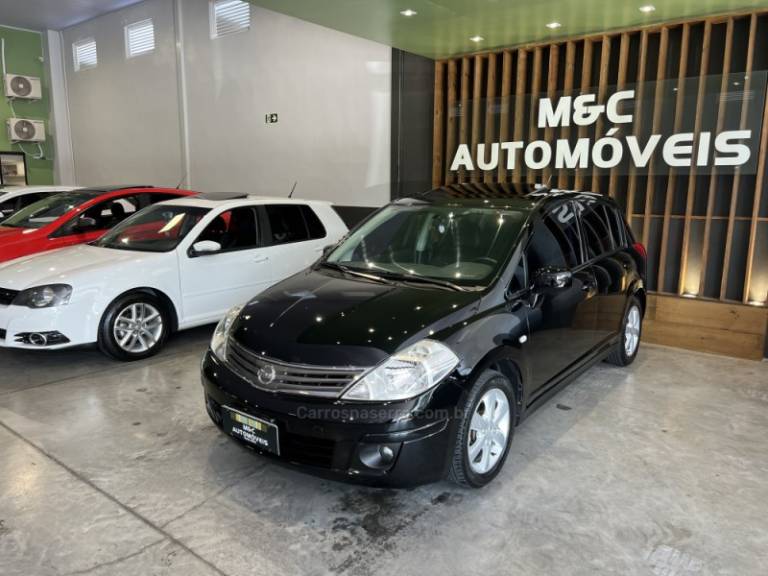 NISSAN - TIIDA - 2010/2011 - Preta - R$ 41.900,00