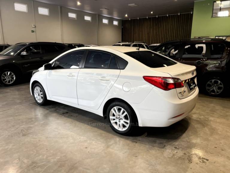 HYUNDAI - HB20S - 2015/2015 - Branca - R$ 53.900,00