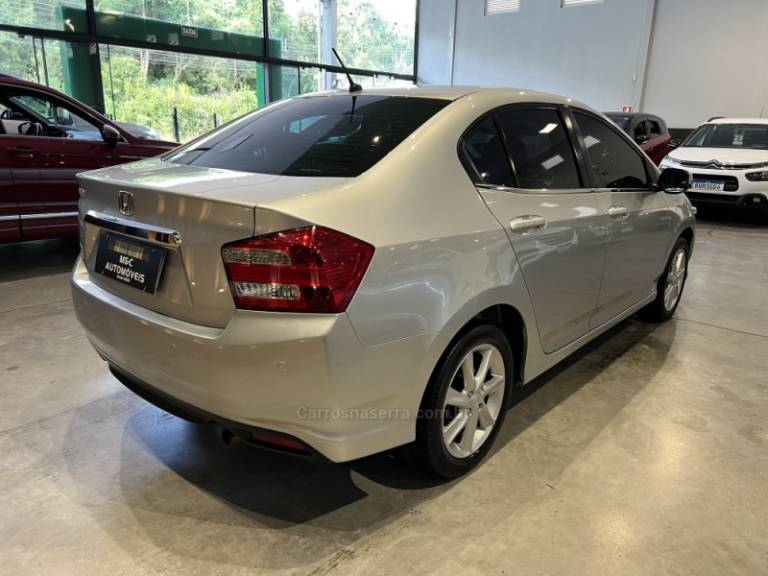 HONDA - CITY - 2013/2014 - Prata - R$ 59.900,00