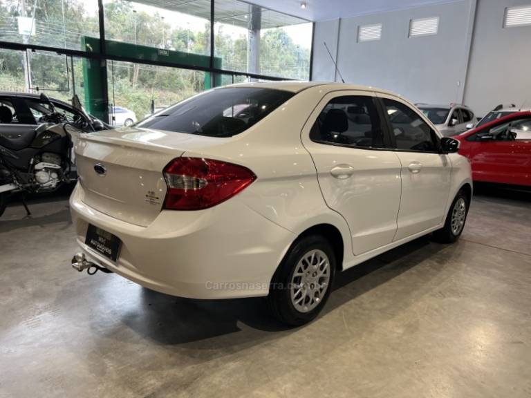 FORD - KA - 2016/2017 - Branca - R$ 44.900,00