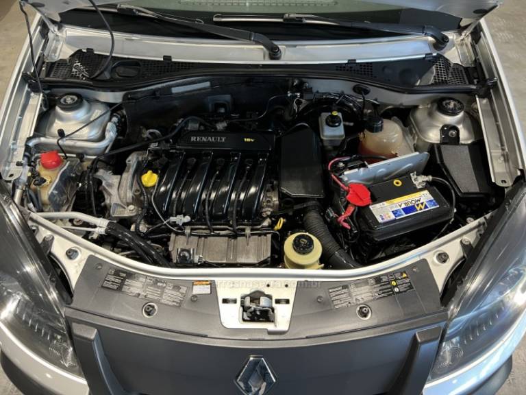 RENAULT - SANDERO - 2012/2012 - Prata - R$ 36.900,00