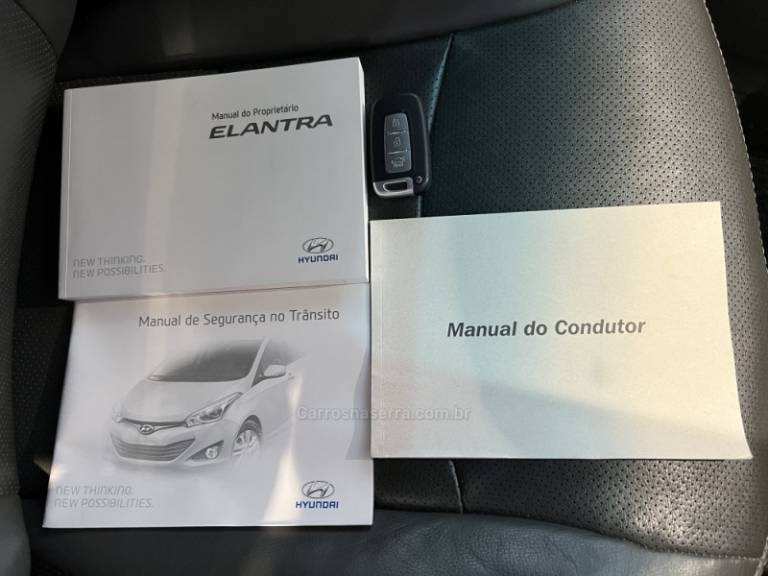 HYUNDAI - ELANTRA - 2012/2013 - Preta - R$ 59.900,00