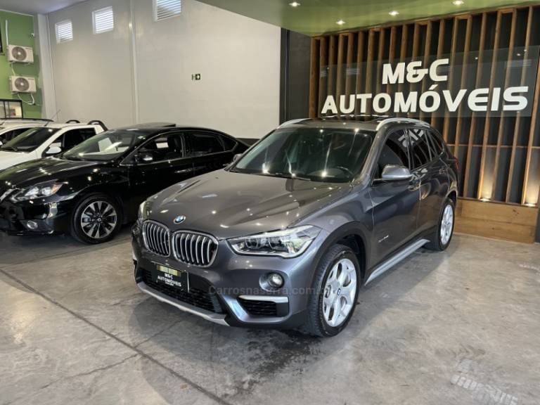 BMW - X1 - 2017/2018 - Cinza - R$ 124.900,00