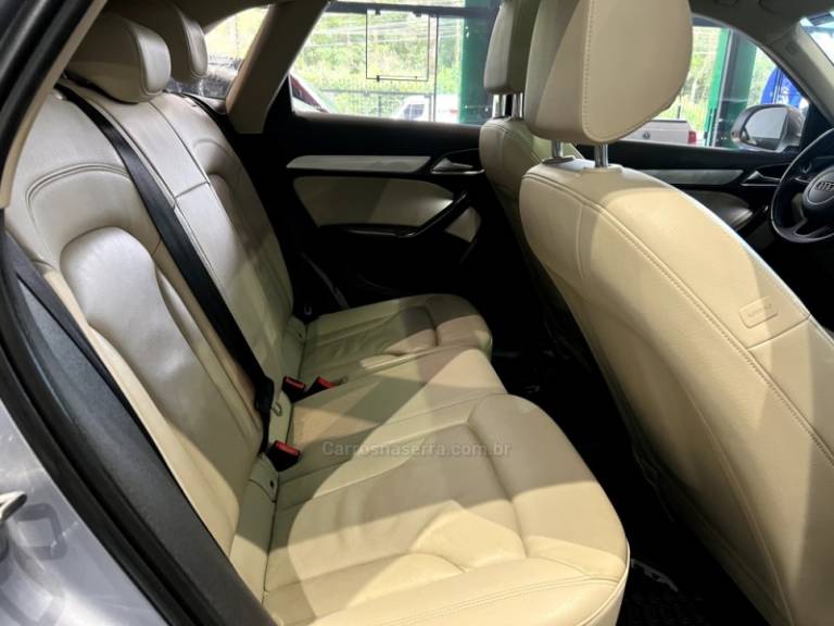 AUDI - Q3 - 2015/2016 - Prata - R$ 97.900,00