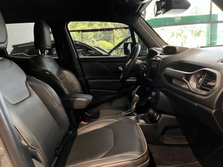 JEEP - RENEGADE - 2022/2022 - Cinza - R$ 114.900,00