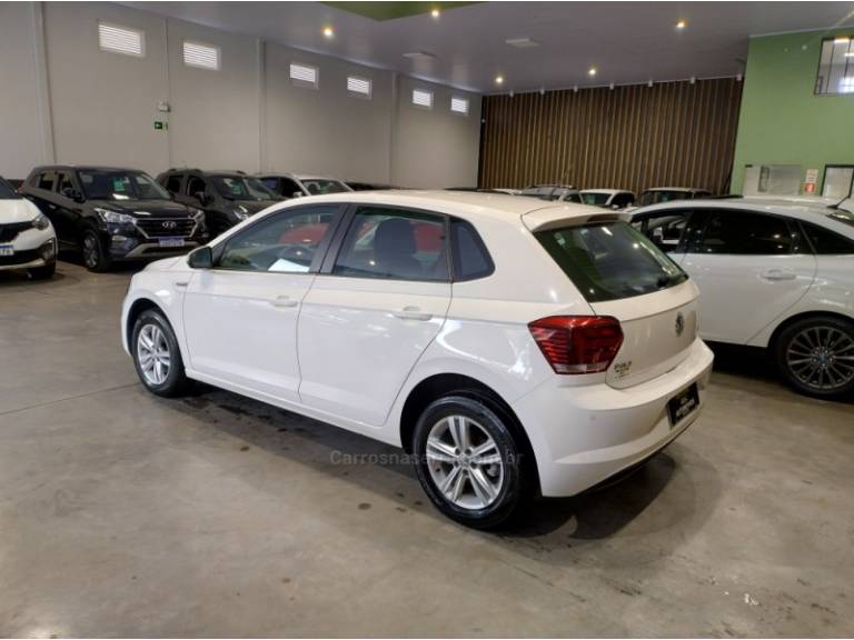 VOLKSWAGEN - POLO - 2020/2021 - Branca - R$ 83.900,00