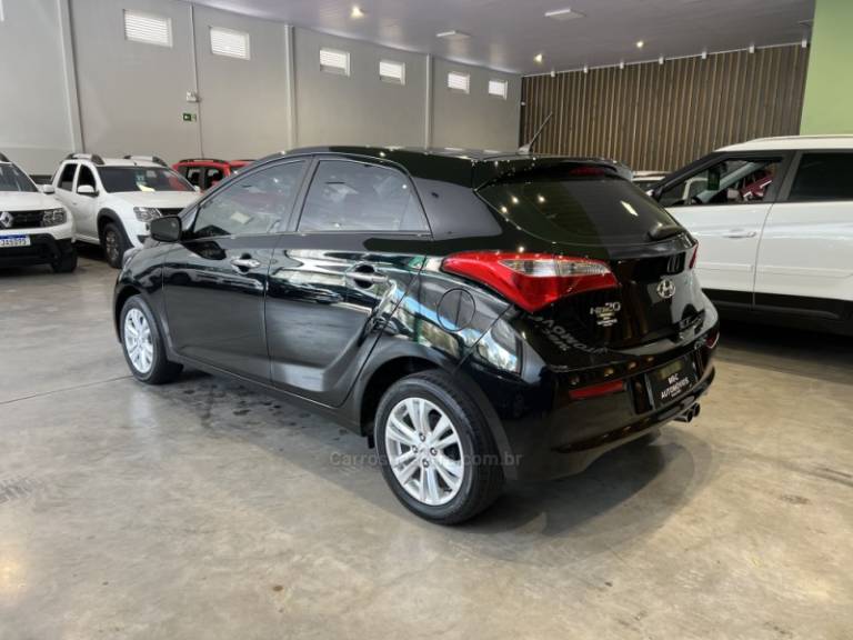 HYUNDAI - HB20 - 2016/2016 - Preta - R$ 45.900,00