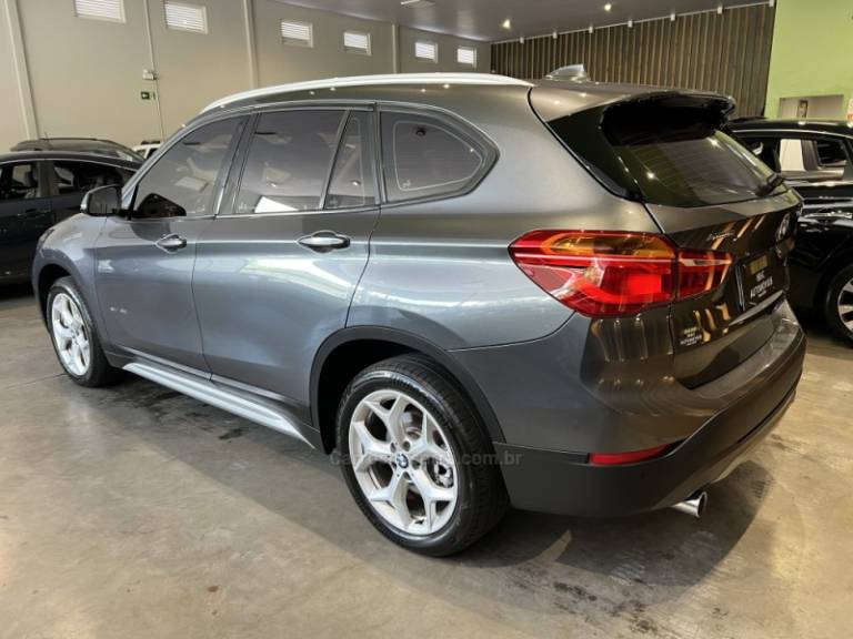 BMW - X1 - 2017/2018 - Cinza - R$ 124.900,00