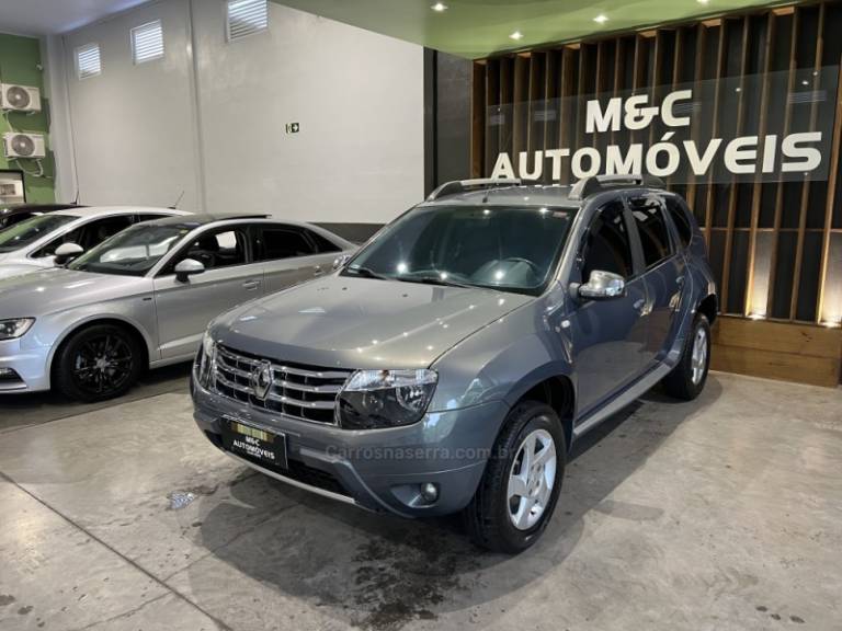 RENAULT - DUSTER - 2013/2014 - Cinza - R$ 52.900,00