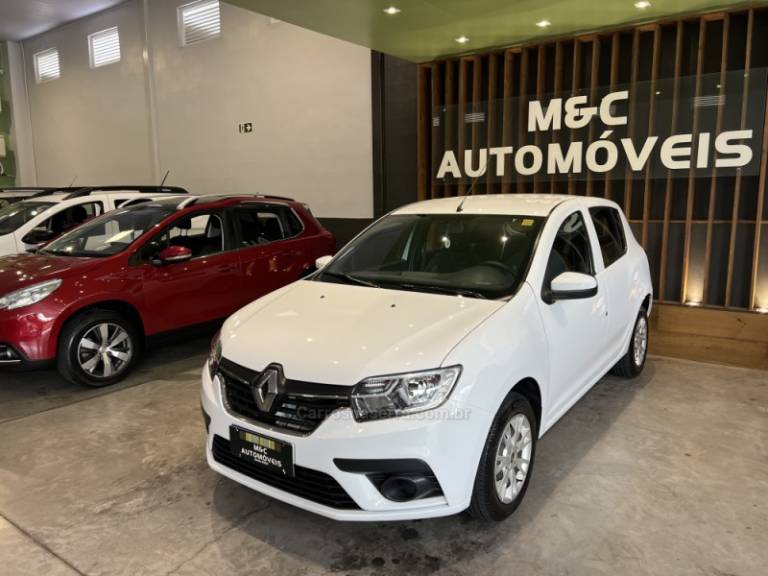RENAULT - SANDERO - 2021/2022 - Branca - R$ 57.900,00