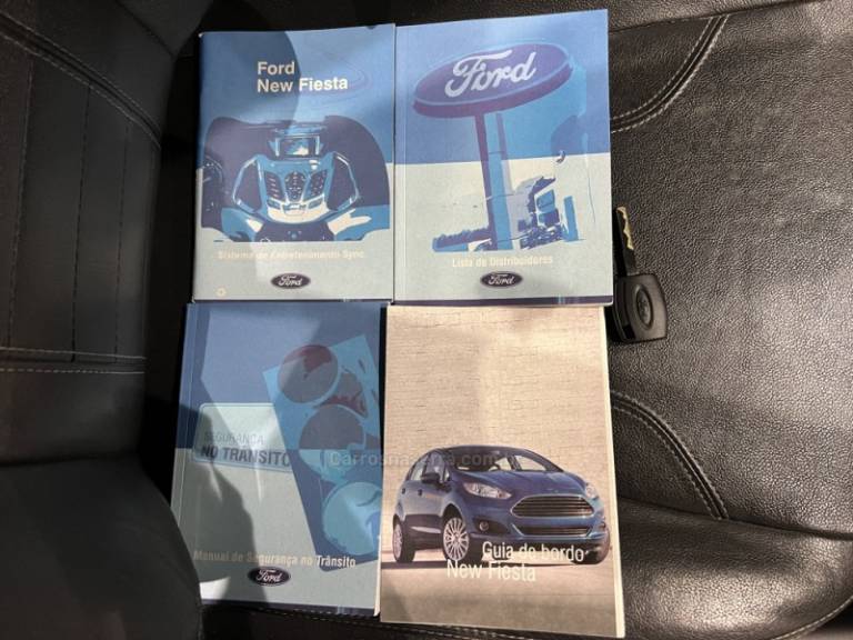 FORD - FIESTA - 2015/2015 - Prata - R$ 47.900,00