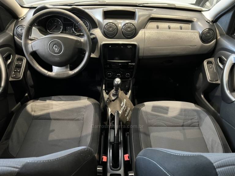 RENAULT - DUSTER - 2013/2014 - Branca - R$ 52.900,00