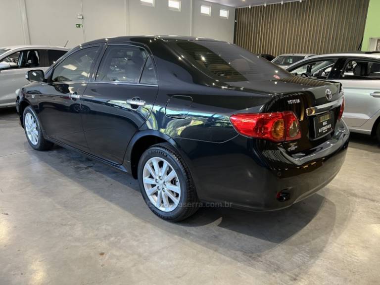 TOYOTA - COROLLA - 2009/2010 - Preta - R$ 58.900,00