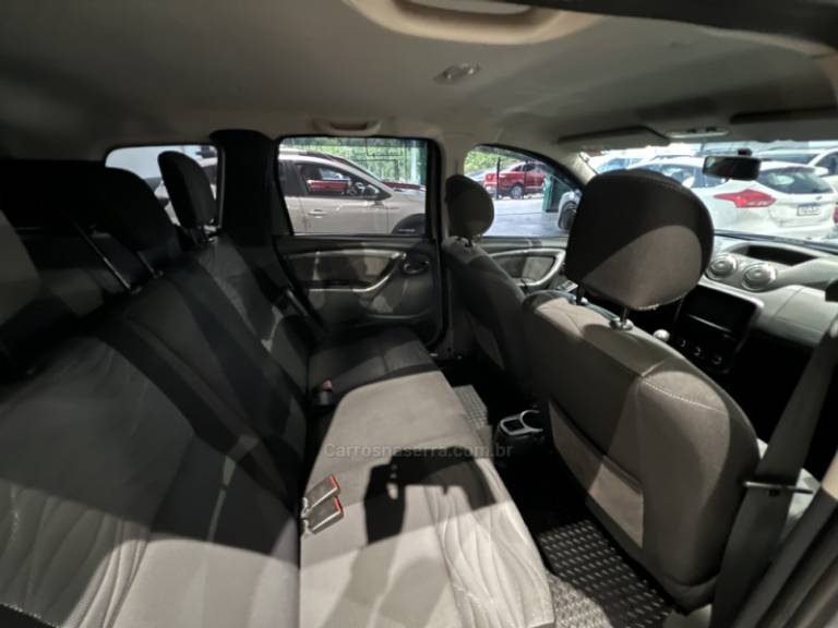 RENAULT - DUSTER - 2013/2014 - Cinza - R$ 52.900,00