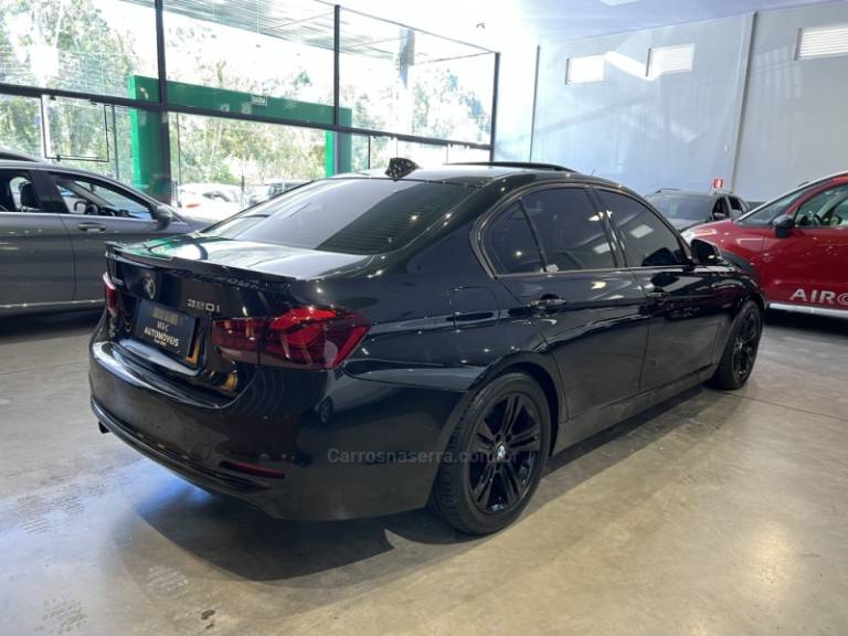BMW - 320I - 2017/2017 - Preta - R$ 121.900,00