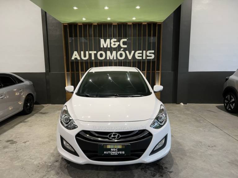 HYUNDAI - I30 - 2014/2015 - Branca - R$ 69.900,00