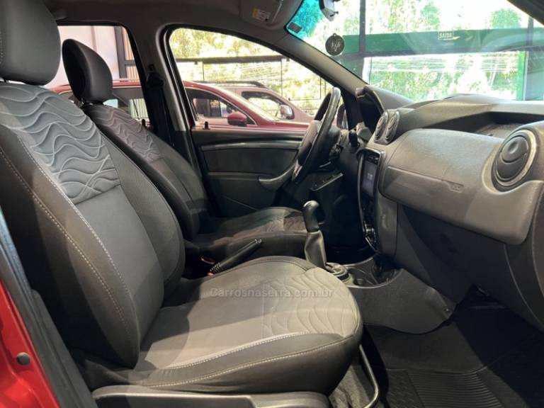 RENAULT - DUSTER - 2014/2015 - Vermelha - R$ 54.900,00