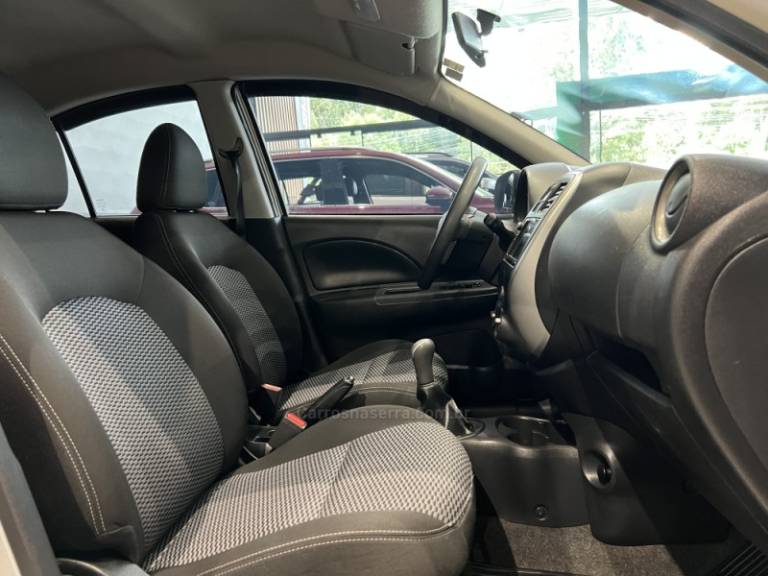 NISSAN - MARCH - 2019/2020 - Prata - R$ 58.900,00