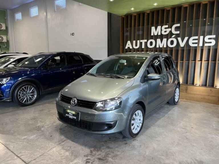 VOLKSWAGEN - FOX - 2010/2011 - Cinza - R$ 32.900,00