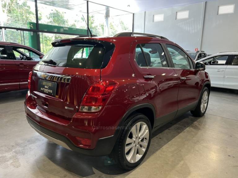 CHEVROLET - TRACKER - 2017/2018 - Vermelha - R$ 85.900,00