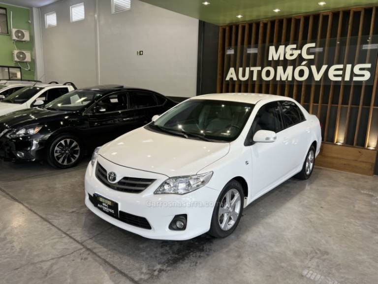 TOYOTA - COROLLA - 2012/2013 - Branca - R$ 65.900,00