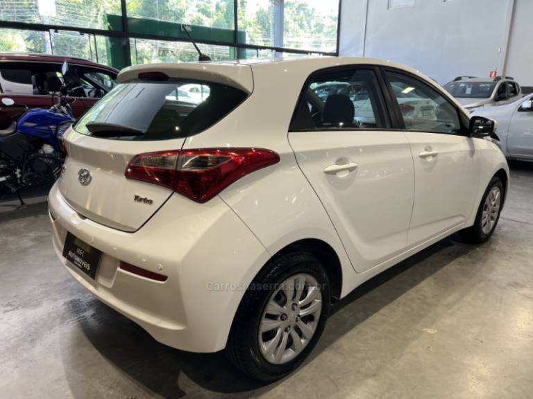 HYUNDAI - HB20 - 2017/2018 - Branca - R$ 54.900,00