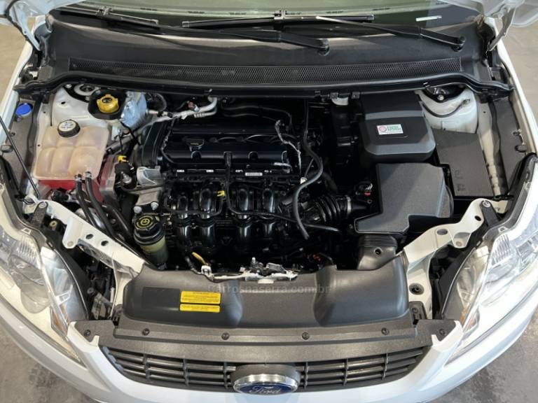 FORD - FOCUS - 2011/2012 - Branca - R$ 42.900,00