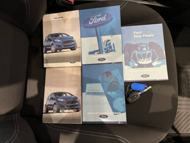 FORD - FIESTA - 2013/2014 - Branca - R$ 42.900,00