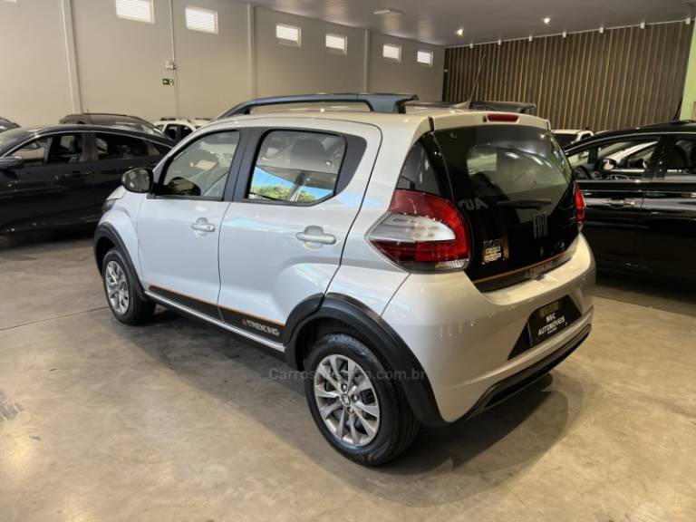 FIAT - MOBI - 2023/2024 - Prata - R$ 62.900,00