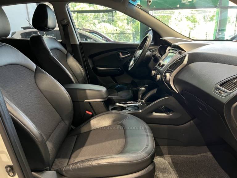 HYUNDAI - IX35 - 2014/2015 - Branca - R$ 73.900,00