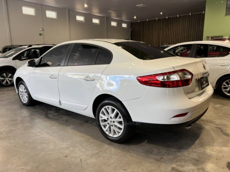 RENAULT - FLUENCE - 2014/2015 - Branca - R$ 48.900,00
