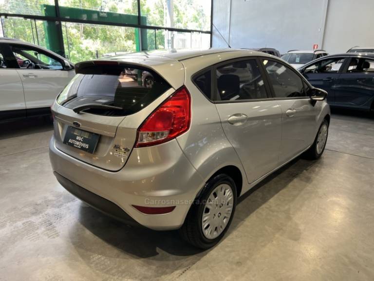 FORD - FIESTA - 2013/2014 - Prata - R$ 41.900,00