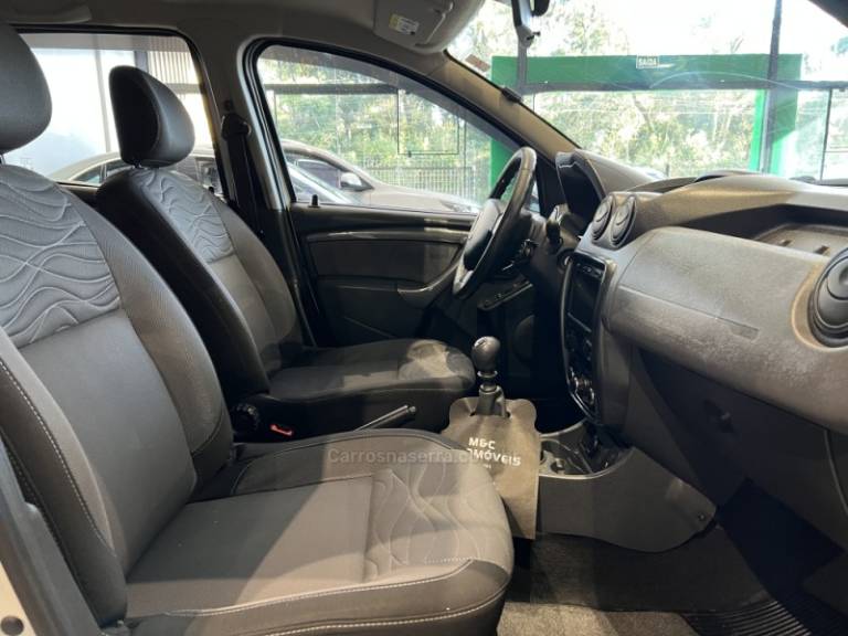 RENAULT - DUSTER - 2013/2014 - Branca - R$ 52.900,00