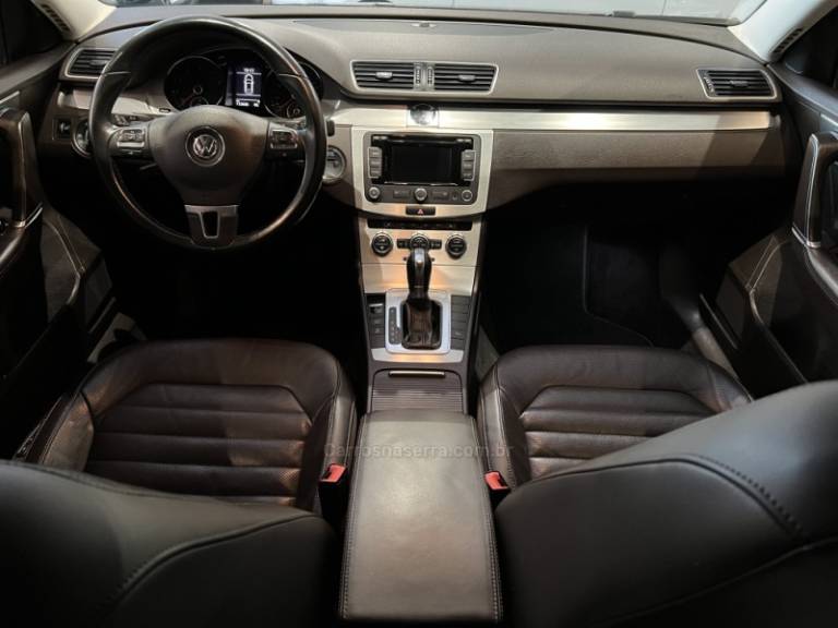 VOLKSWAGEN - PASSAT - 2013/2013 - Marrom - R$ 69.900,00