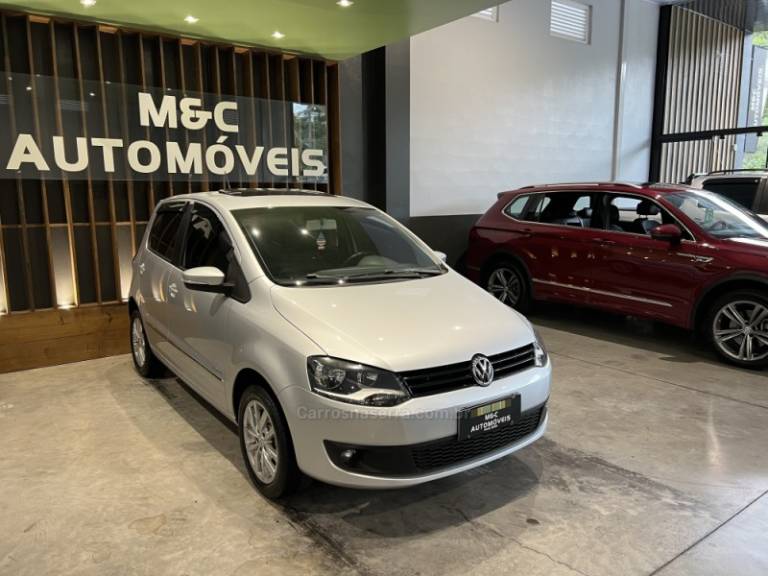 VOLKSWAGEN - FOX - 2013/2014 - Prata - R$ 42.900,00