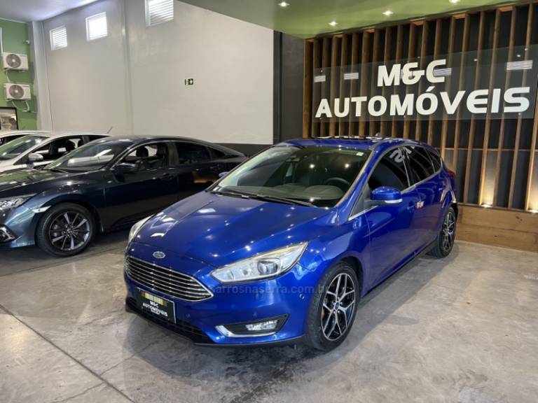 FORD - FOCUS - 2015/2016 - Azul - R$ 69.900,00