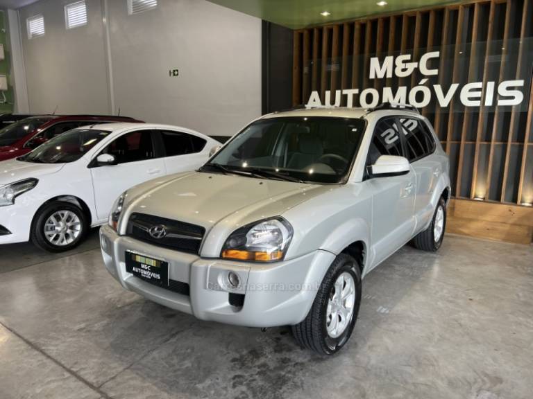 HYUNDAI - TUCSON - 2011/2012 - Prata - R$ 45.900,00