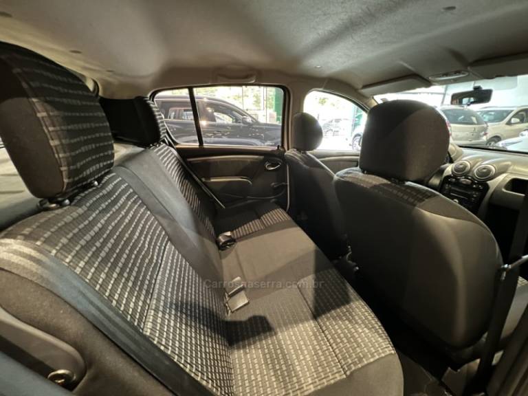 RENAULT - SANDERO - 2011/2012 - Branca - R$ 32.900,00