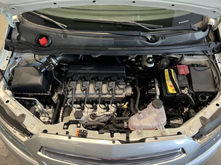 CHEVROLET - PRISMA - 2015/2016 - Prata - R$ 52.900,00