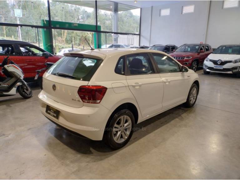 VOLKSWAGEN - POLO - 2020/2021 - Branca - R$ 83.900,00