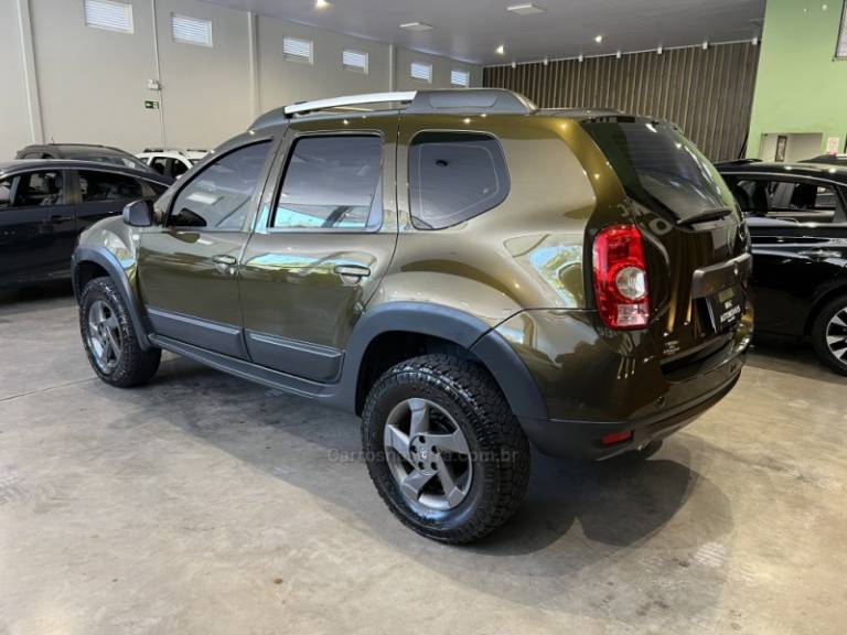 RENAULT - DUSTER - 2012/2013 - Verde - R$ 53.900,00