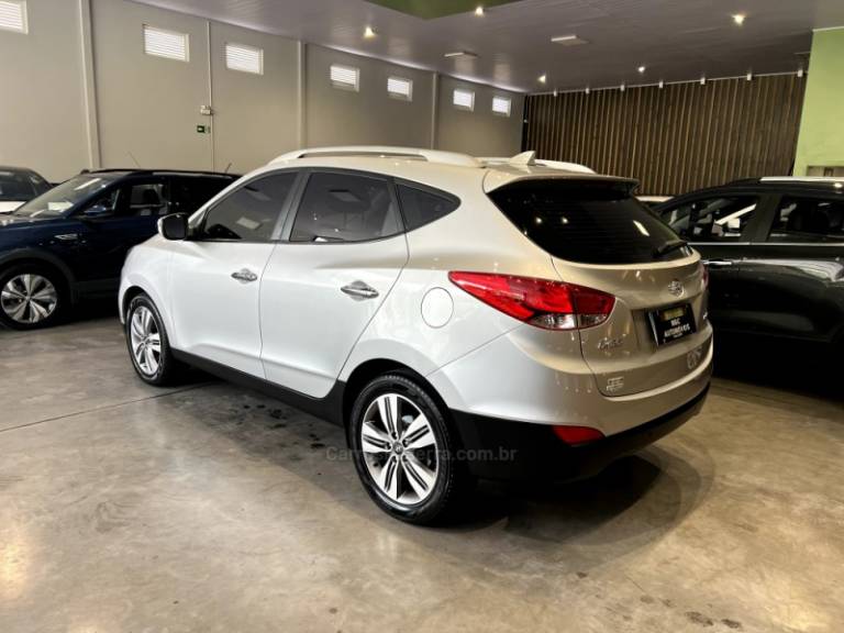 HYUNDAI - IX35 - 2015/2016 - Prata - R$ 79.900,00