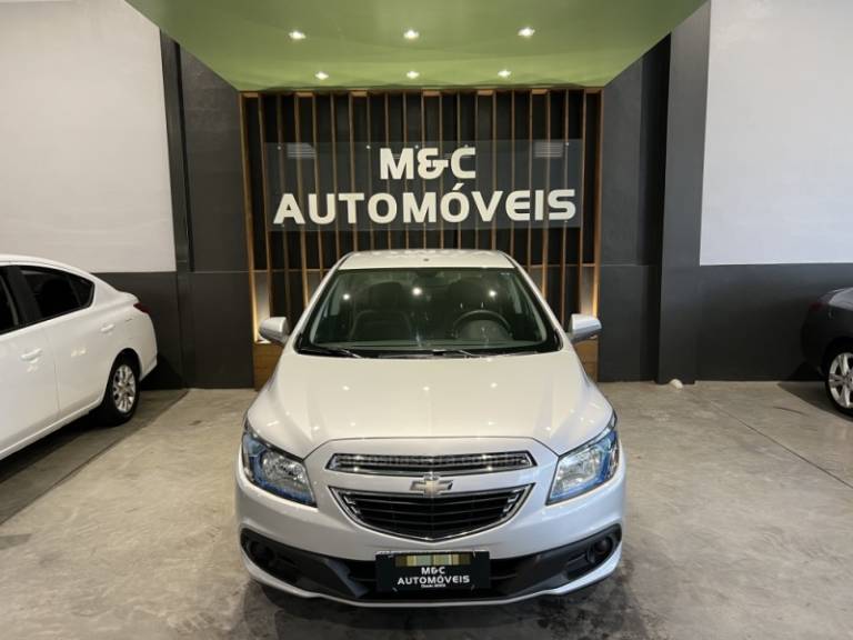CHEVROLET - PRISMA - 2015/2016 - Prata - R$ 51.900,00