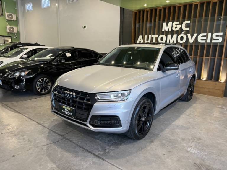 AUDI - Q5 - 2018/2019 - Prata - R$ 163.900,00