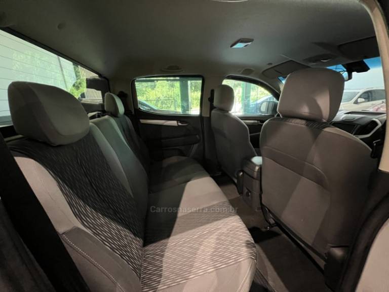 CHEVROLET - S10 - 2014/2015 - Prata - R$ 99.900,00